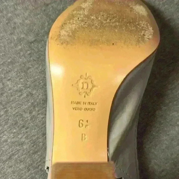 Nanette Lepore Scalloped Open Toe Gray Patent Leather Pump Women’s Size 6.5 - Picture 7 of 14